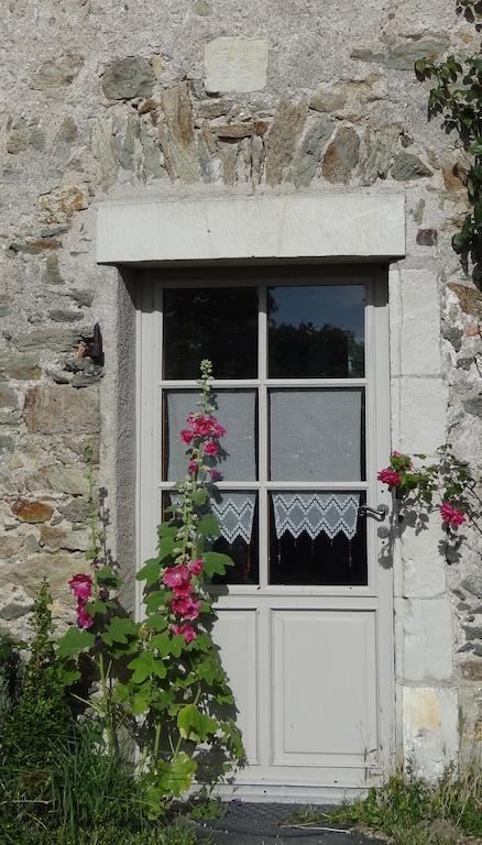 Au Moulin Geant Bed and Breakfast Rochefort-sur-Loire Exteriör bild